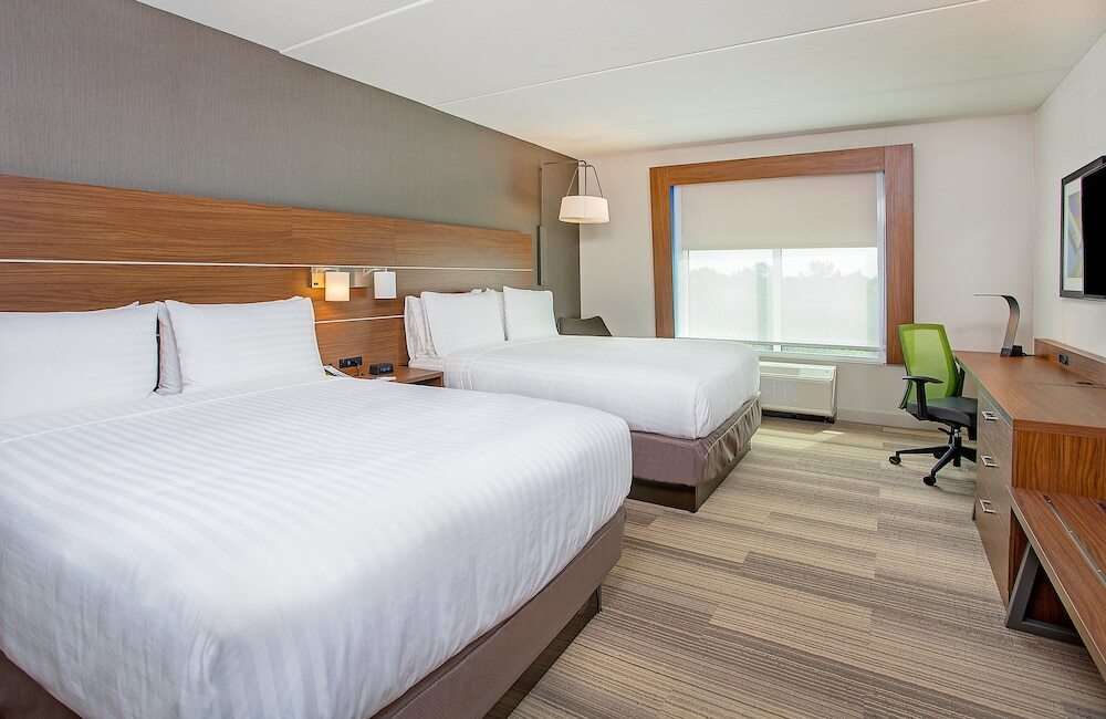Holiday Inn Express & Suites – Cincinnati